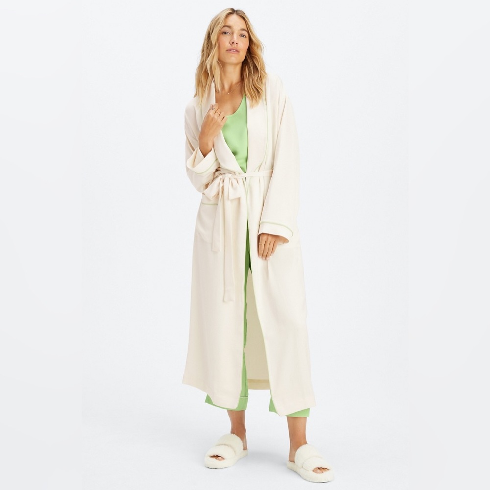 Fabletics NWT Ecosatin Egret Robe